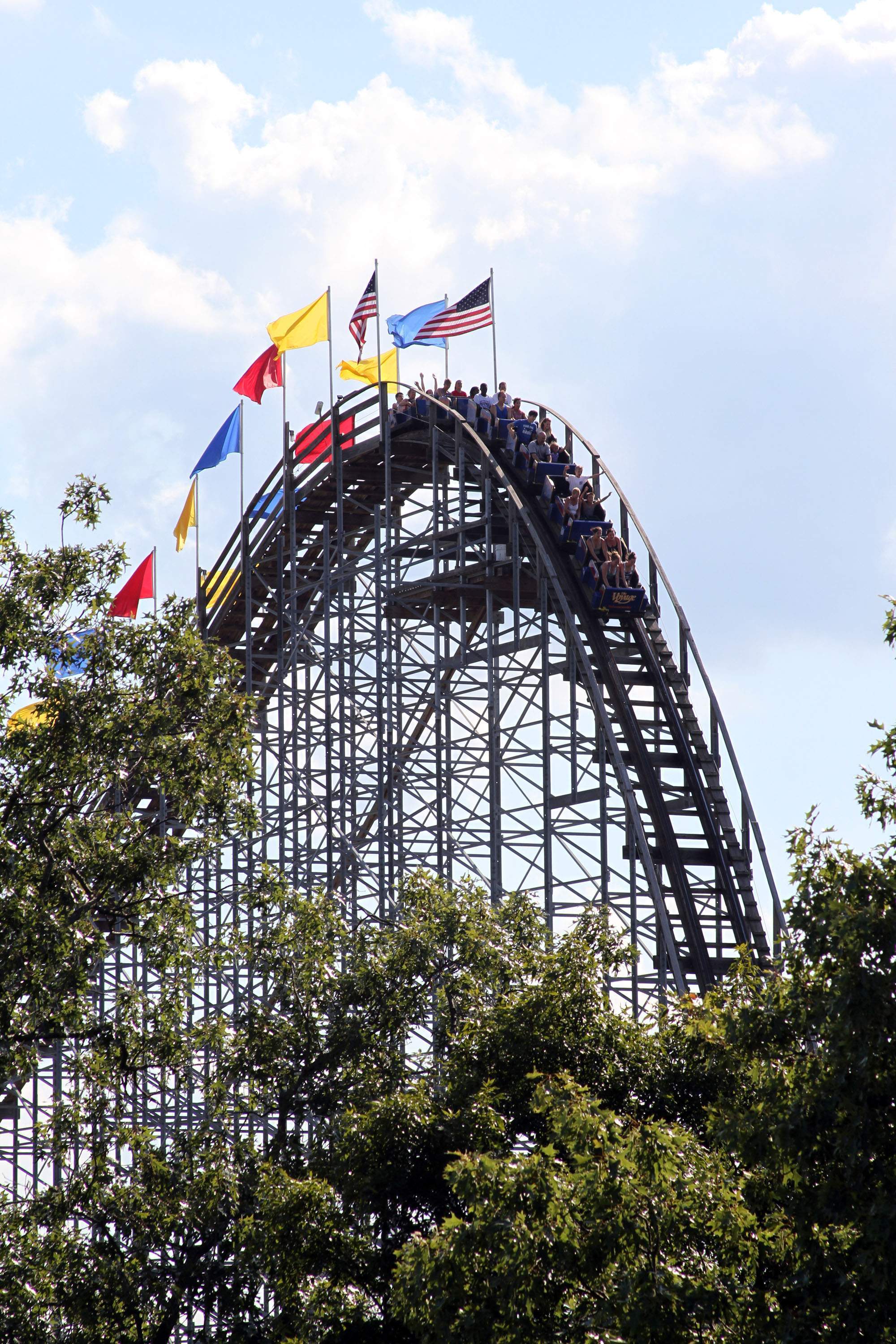 What are Wooden Roller Coasters and are they Safe? - Wooden Earth