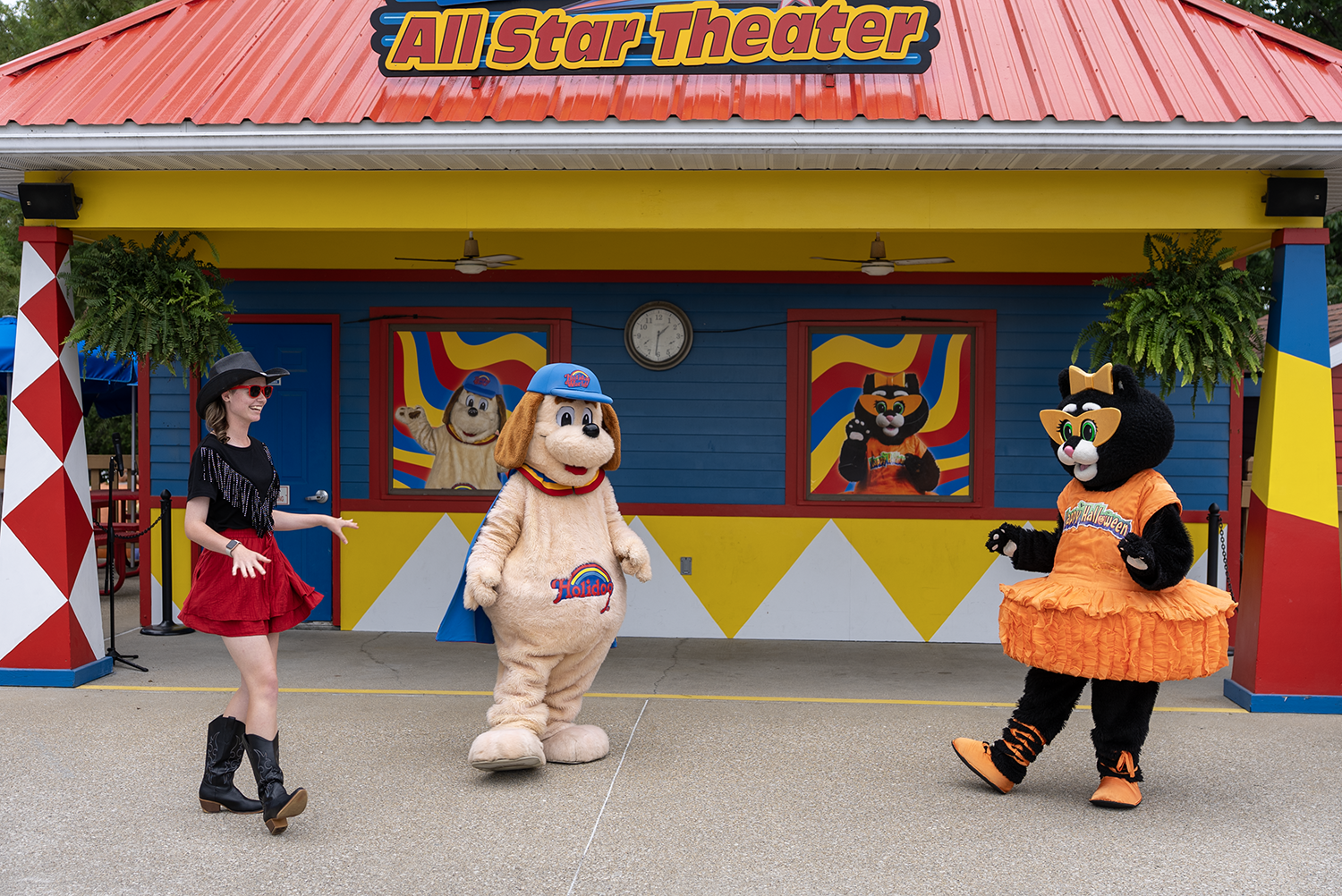 Holidog and Friends perform at the All Star Theater at Holiday World & Splashin' Safari