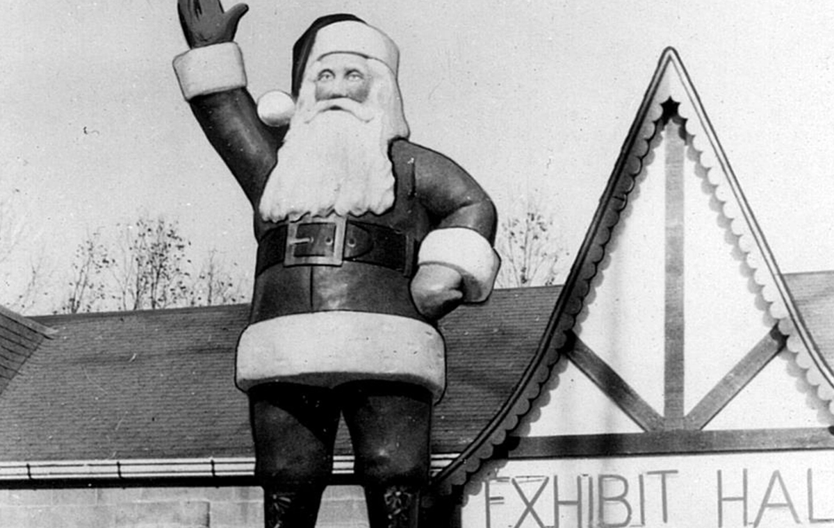 The original Santa Claus statue at Santa Claus Land in the late 1940s.