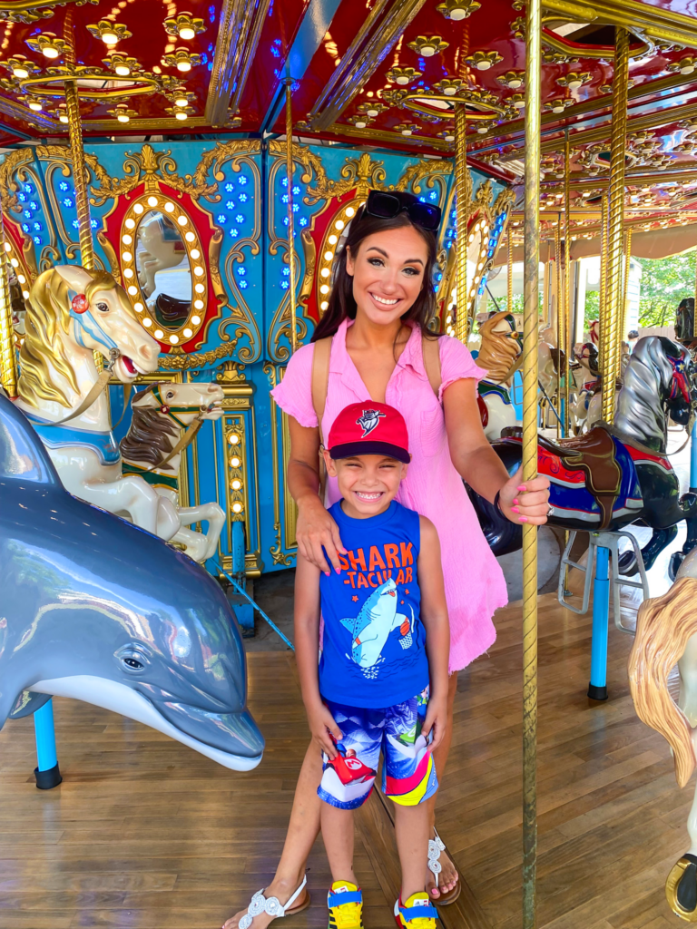 What to Wear for A Full Day at Holiday World | Holiday World Theme Park ...